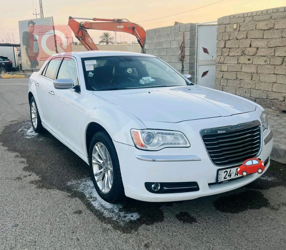 کرایسلەر 300